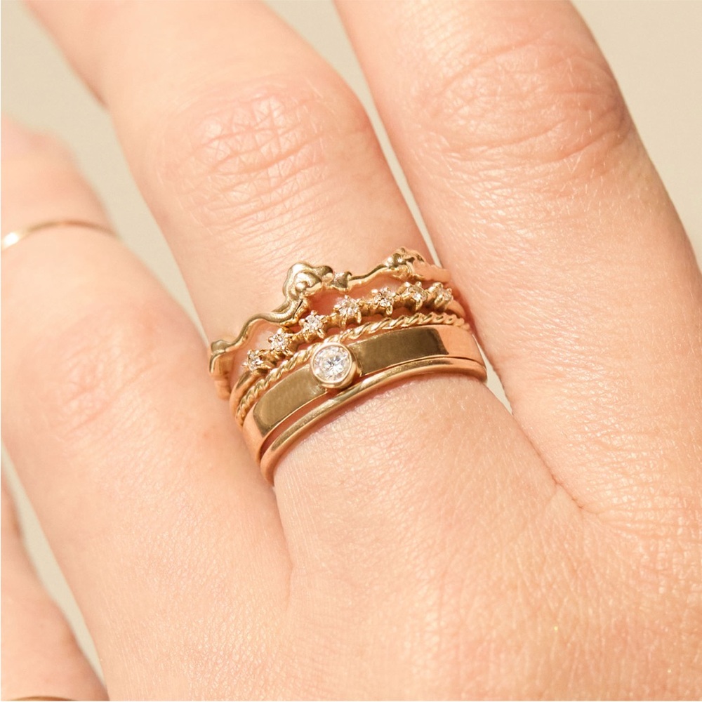 CATBIRD x The Met Cloud Stacking Ring
14k Solid Gold - Picture 4 of 8